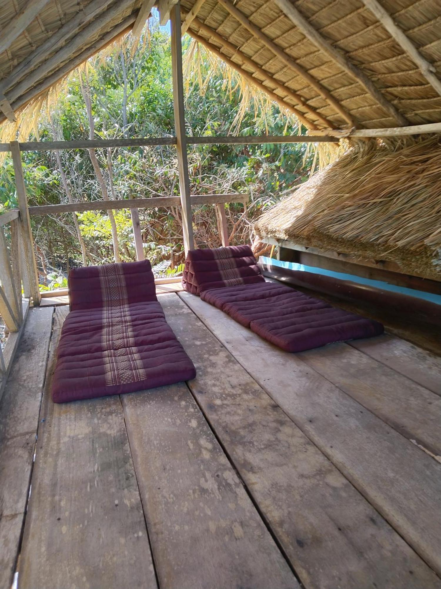 كوه رونغ ساملوم Green Blue Beach Hostel المظهر الخارجي الصورة