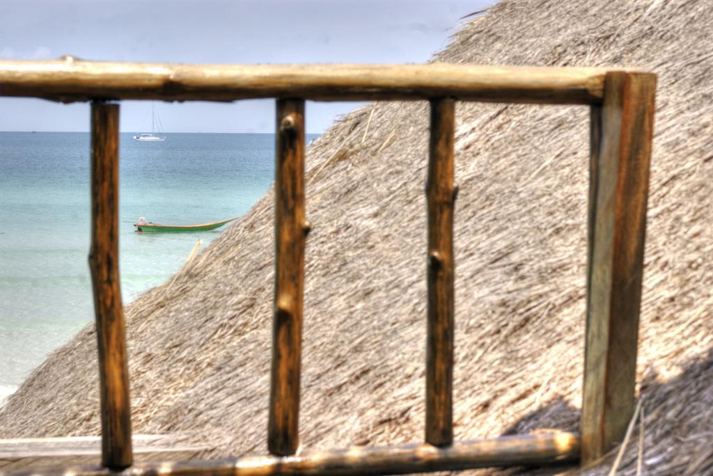 كوه رونغ ساملوم Green Blue Beach Hostel المظهر الخارجي الصورة